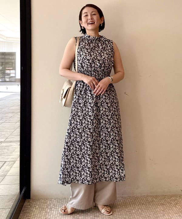 BEAMS HEARTの小花 タイカラー ワンピースを使ったコーディネートを紹介します。｜Rakuten Fashion(楽天ファッション／旧楽天ブランドアベニュー)6035558