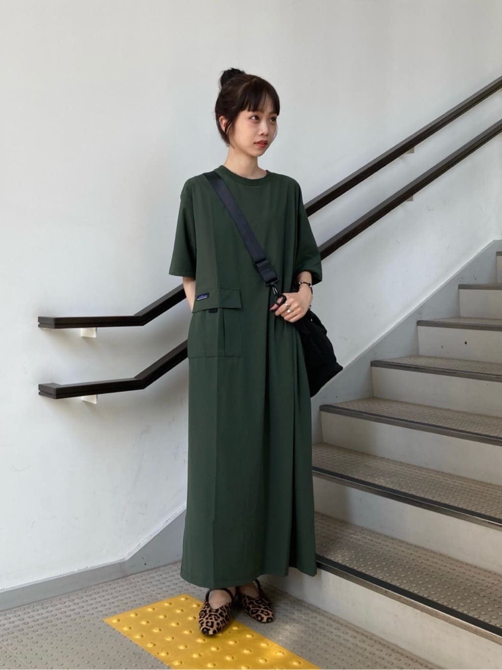 美品 BEAUTY&YOUTH THOUSAND MILE ワンピース オリーブ Thousand Mile | Exclusives ビューティ＆ユースだけの限定アイテム