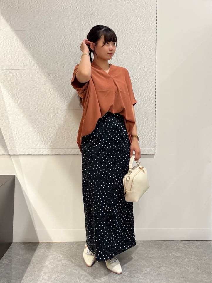 Vinのスキッパーギャザーシャツを使ったコーディネートを紹介します。｜Rakuten Fashion(楽天ファッション／旧楽天ブランドアベニュー)6037797