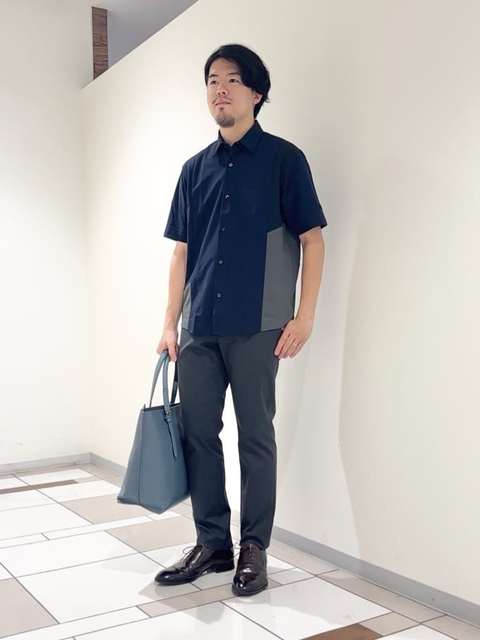 TAKEO KIKUCHIのサイド切り替え 半袖シャツを使ったコーディネートを紹介します。｜Rakuten Fashion(楽天ファッション／旧楽天ブランドアベニュー)6045084