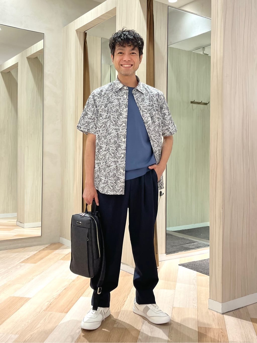 TAKEO KIKUCHIの【無地・チェック・ボタニカル柄】リップル シャツを使ったコーディネートを紹介します。｜Rakuten Fashion(楽天ファッション／旧楽天ブランドアベニュー)6046561