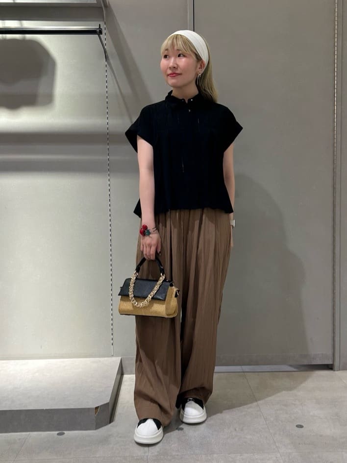 Vinのボックスタックレースシャツを使ったコーディネートを紹介します。｜Rakuten Fashion(楽天ファッション／旧楽天ブランドアベニュー)6047000