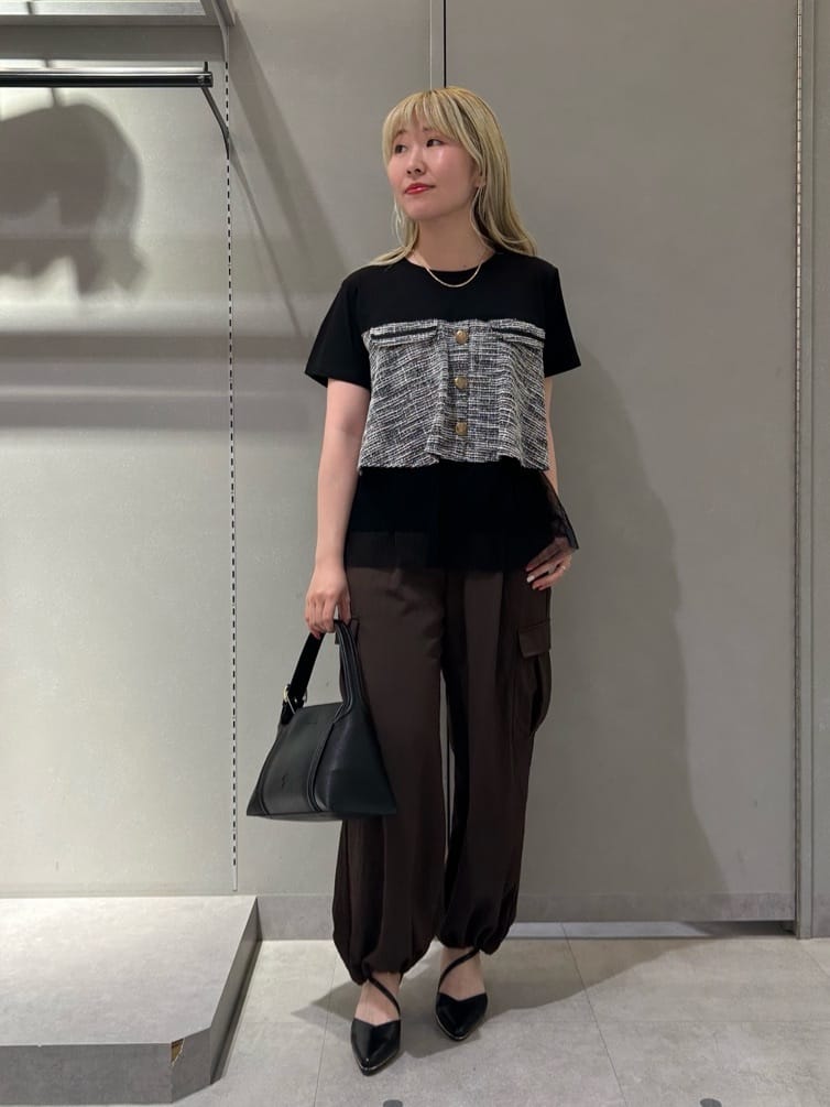 LASUDの裾ドロストパラシュートパンツを使ったコーディネートを紹介します。｜Rakuten Fashion(楽天ファッション／旧楽天ブランドアベニュー)6047007