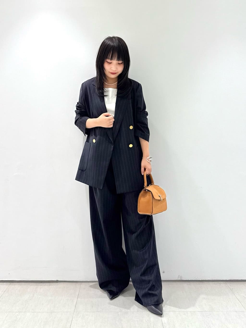 allurevilleのトリアセサイロピークドラペルジャケットを使ったコーディネートを紹介します。｜Rakuten Fashion(楽天ファッション／旧楽天ブランドアベニュー)6048019