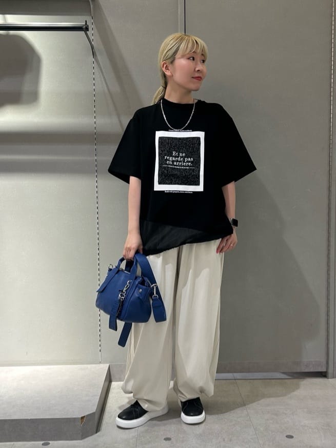 LASUDのチャーム付きフェイクレザー2wayバッグを使ったコーディネートを紹介します。｜Rakuten Fashion(楽天ファッション／旧楽天ブランドアベニュー)6049840