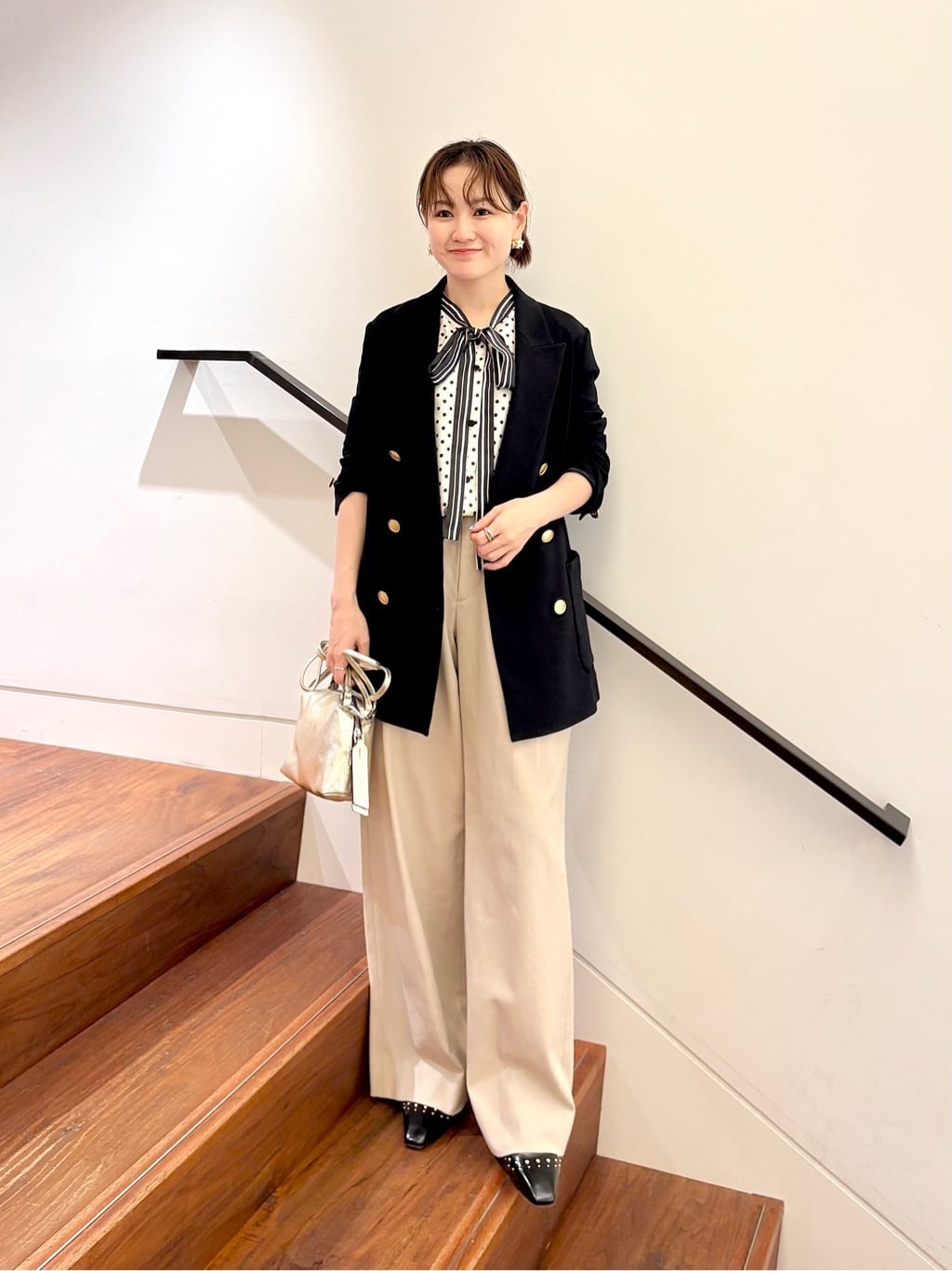 allurevilleのレノクロスダブルブレストジャケットを使ったコーディネートを紹介します。｜Rakuten Fashion(楽天ファッション／旧楽天ブランドアベニュー)6050644