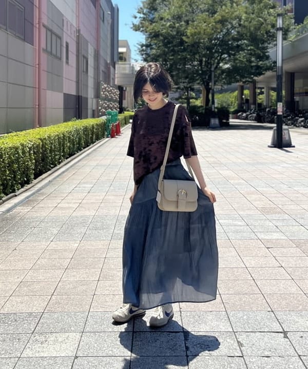 BEAMS HEARTの刺繍ロゴ ベロア Tシャツを使ったコーディネートを紹介します。｜Rakuten Fashion(楽天ファッション／旧楽天ブランドアベニュー)6052419