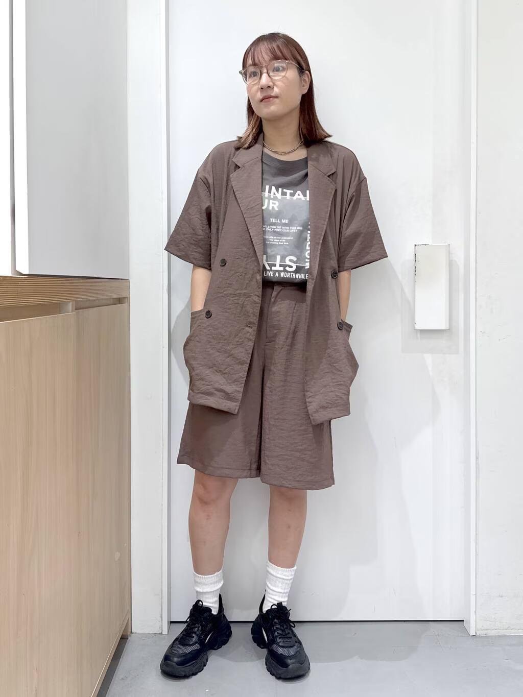 LAKOLEの【接触冷感】ハーフスリーブシアーWジャケットを使ったコーディネートを紹介します。｜Rakuten Fashion(楽天ファッション／旧楽天ブランドアベニュー)6054083