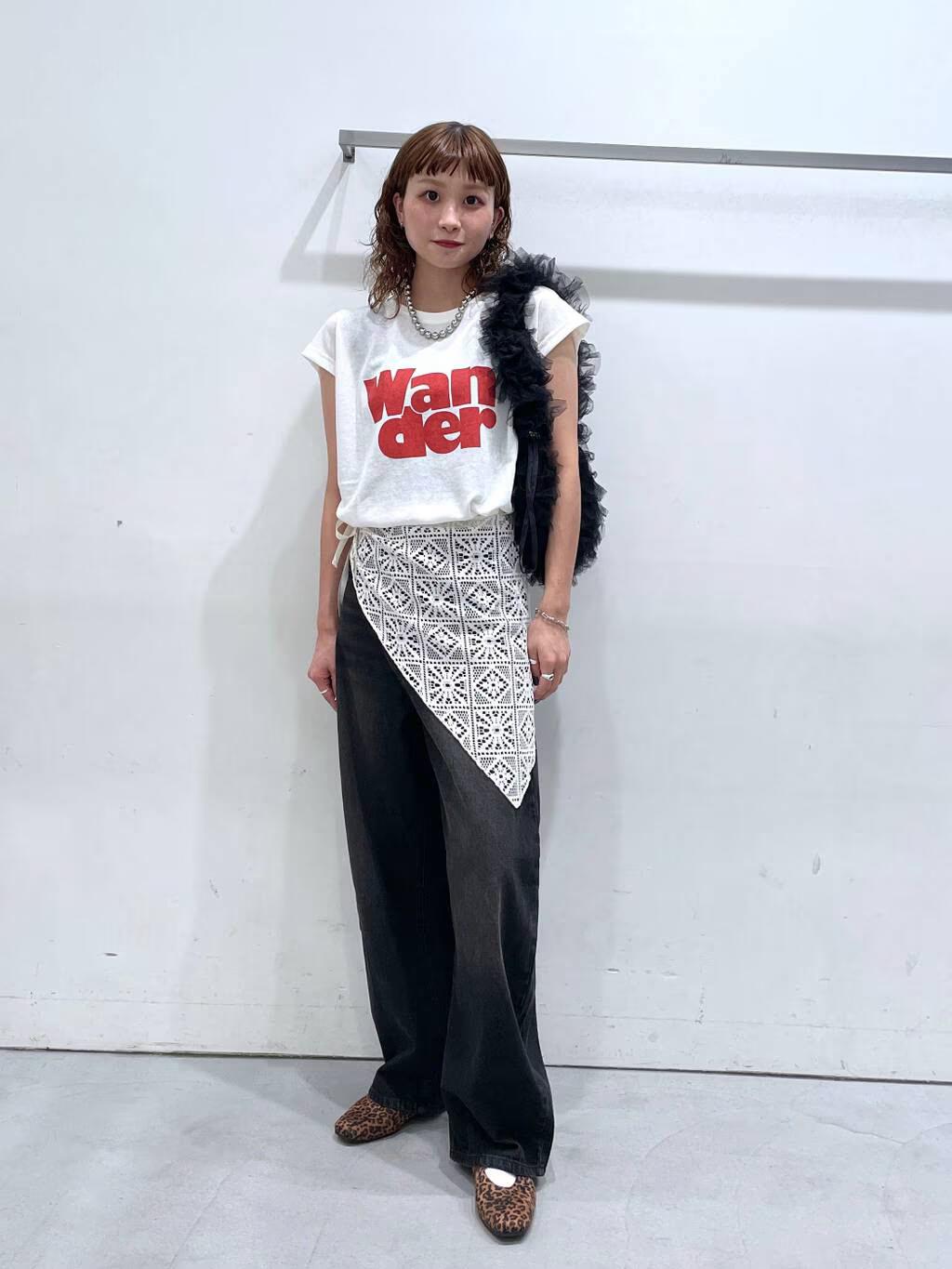 LAKOLEのシアーウラケロゴフレンチスリーブを使ったコーディネートを紹介します。｜Rakuten Fashion(楽天ファッション／旧楽天ブランドアベニュー)6054084