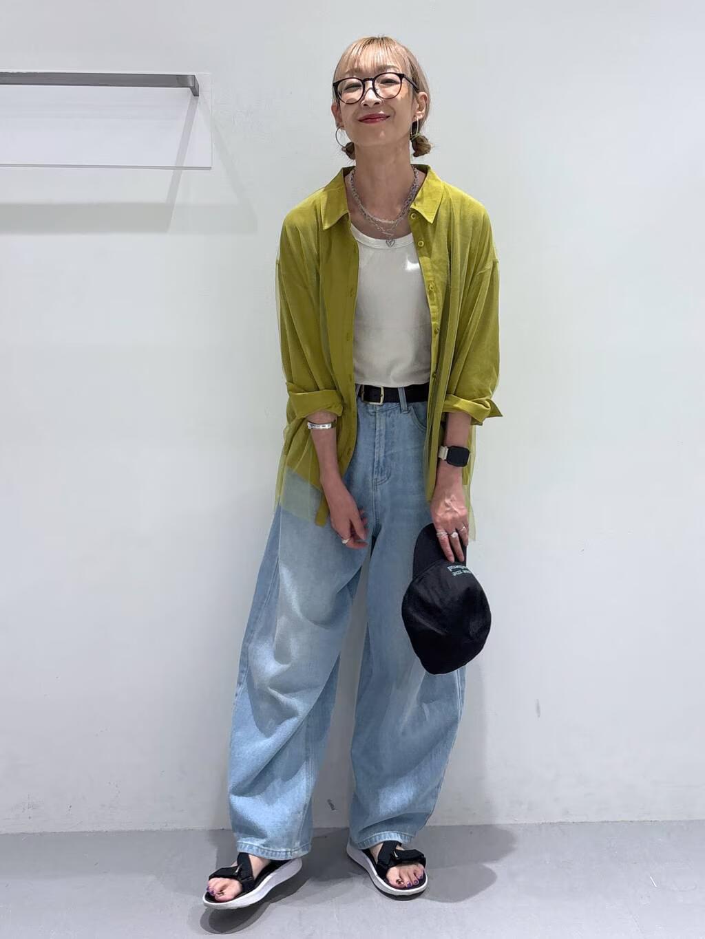 LAKOLEのチュールレイヤードシャツ6分袖を使ったコーディネートを紹介します。｜Rakuten Fashion(楽天ファッション／旧楽天ブランドアベニュー)6054086