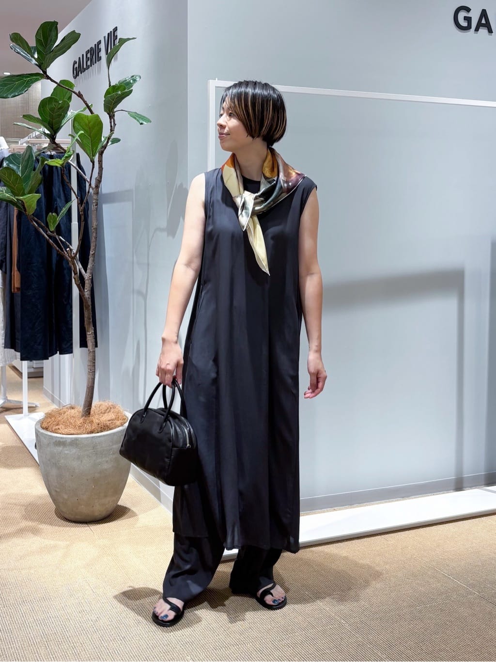 TOMORROWLAND | les basiques ハーフラウンドバッグ | Rakuten Fashion