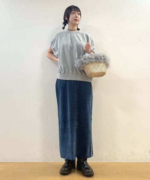 BEAMS HEARTのサイドライン ベロア ニットスカートを使ったコーディネートを紹介します。｜Rakuten Fashion(楽天ファッション／旧楽天ブランドアベニュー)6056678
