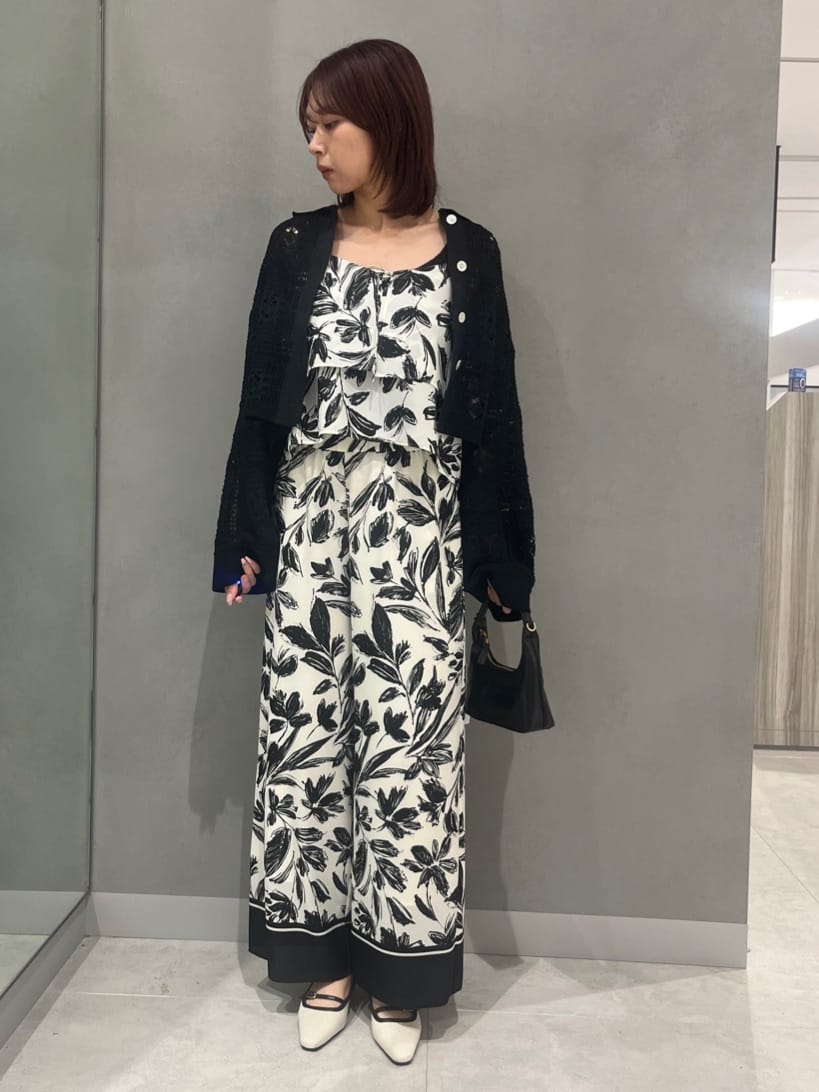 Vinのボタニカルプリントイージーワイドパンツを使ったコーディネートを紹介します。｜Rakuten Fashion(楽天ファッション／旧楽天ブランドアベニュー)6057916