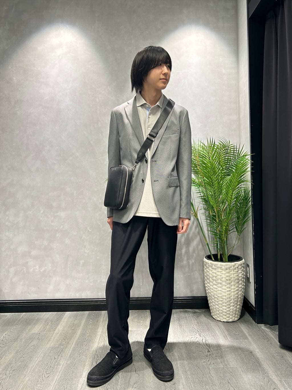 TAKEO KIKUCHIの【ONOFF/セットアップ対応】メランジ シャークスキン ストレッチジャケットを使ったコーディネートを紹介します。｜Rakuten Fashion(楽天ファッション／旧楽天ブランドアベニュー)6058122