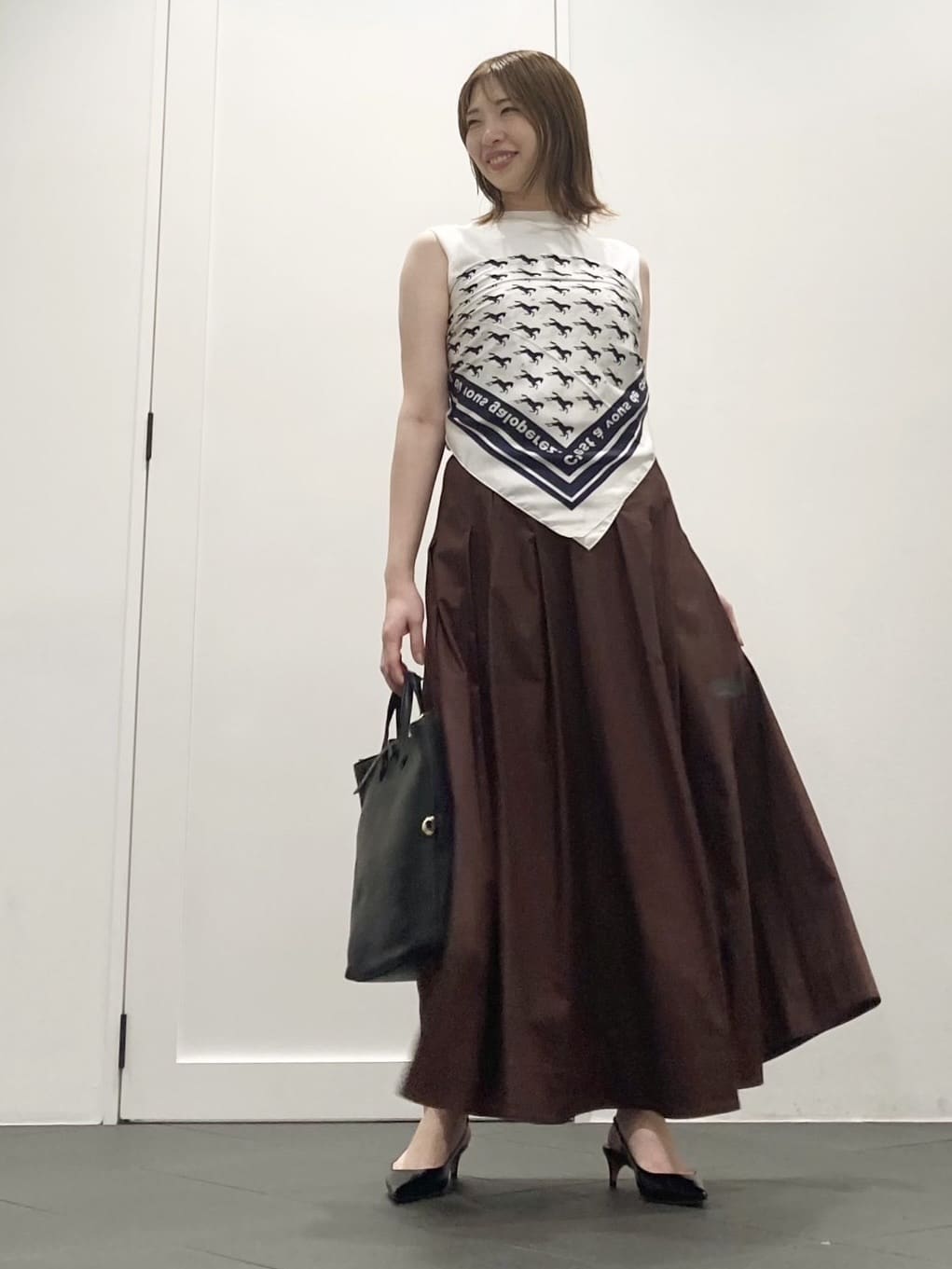 1er Arrondissementのタイプライタータックスカートを使ったコーディネートを紹介します。｜Rakuten Fashion(楽天ファッション／旧楽天ブランドアベニュー)6058139