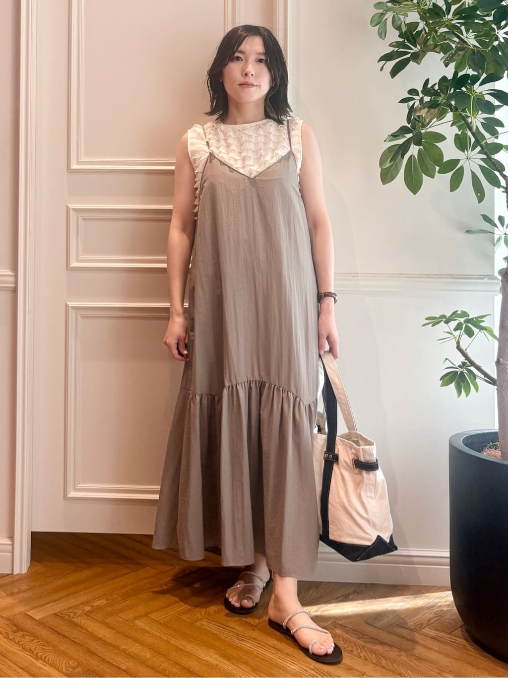 DRESSTERIORの【接触冷感/撥水】タフタキャミワンピースを使った