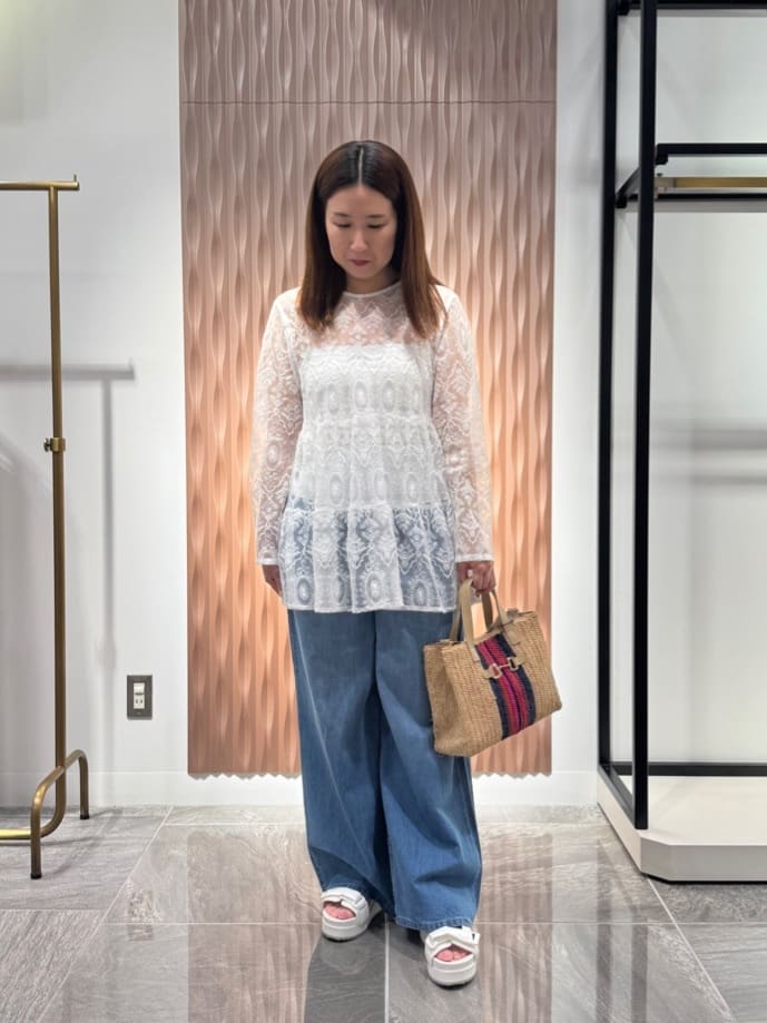 Vinの2WAY刺繍ティアードメッシュブラウスを使ったコーディネートを紹介します。｜Rakuten Fashion(楽天ファッション／旧楽天ブランドアベニュー)6060038