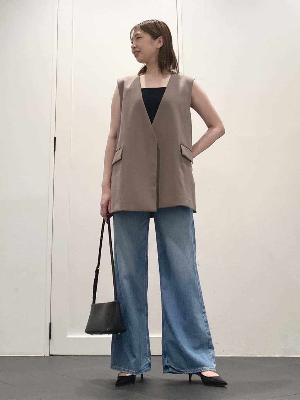 1er ArrondissementのTWドスキンノーカラージレを使ったコーディネートを紹介します。｜Rakuten Fashion(楽天ファッション／旧楽天ブランドアベニュー)6061377