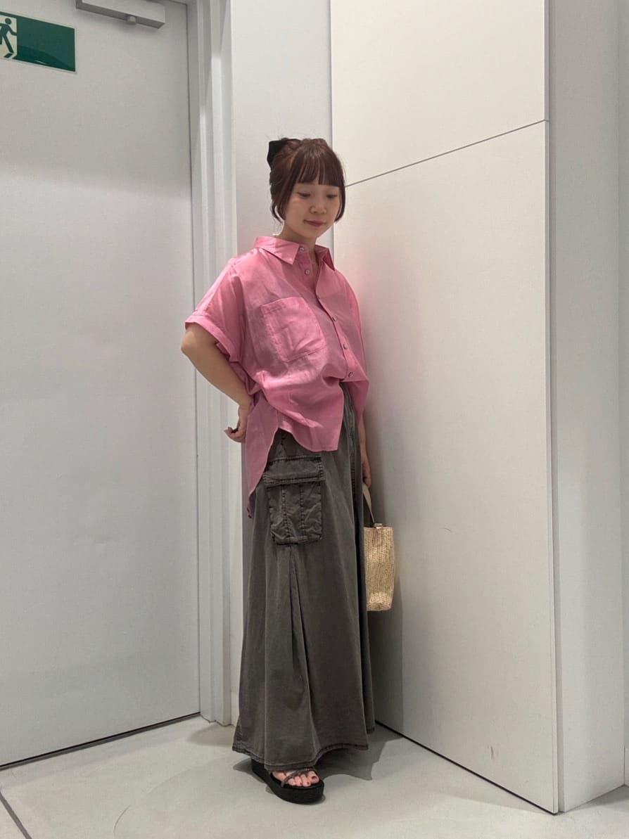 Vinのマルチカラーラフィアバッグを使ったコーディネートを紹介します。｜Rakuten Fashion(楽天ファッション／旧楽天ブランドアベニュー)6062633