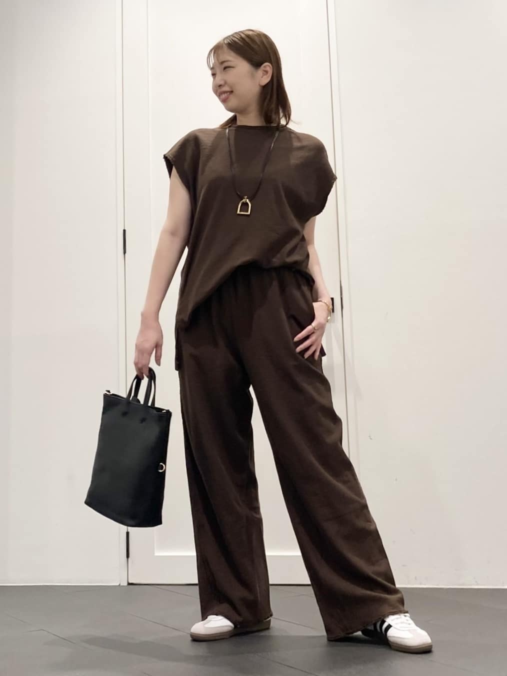 1er Arrondissementの<GREYCHORD(グレーコード)>"ELEN"別注フレンチスリーブプルオーバーを使ったコーディネートを紹介します。｜Rakuten Fashion(楽天ファッション／旧楽天ブランドアベニュー)6064778