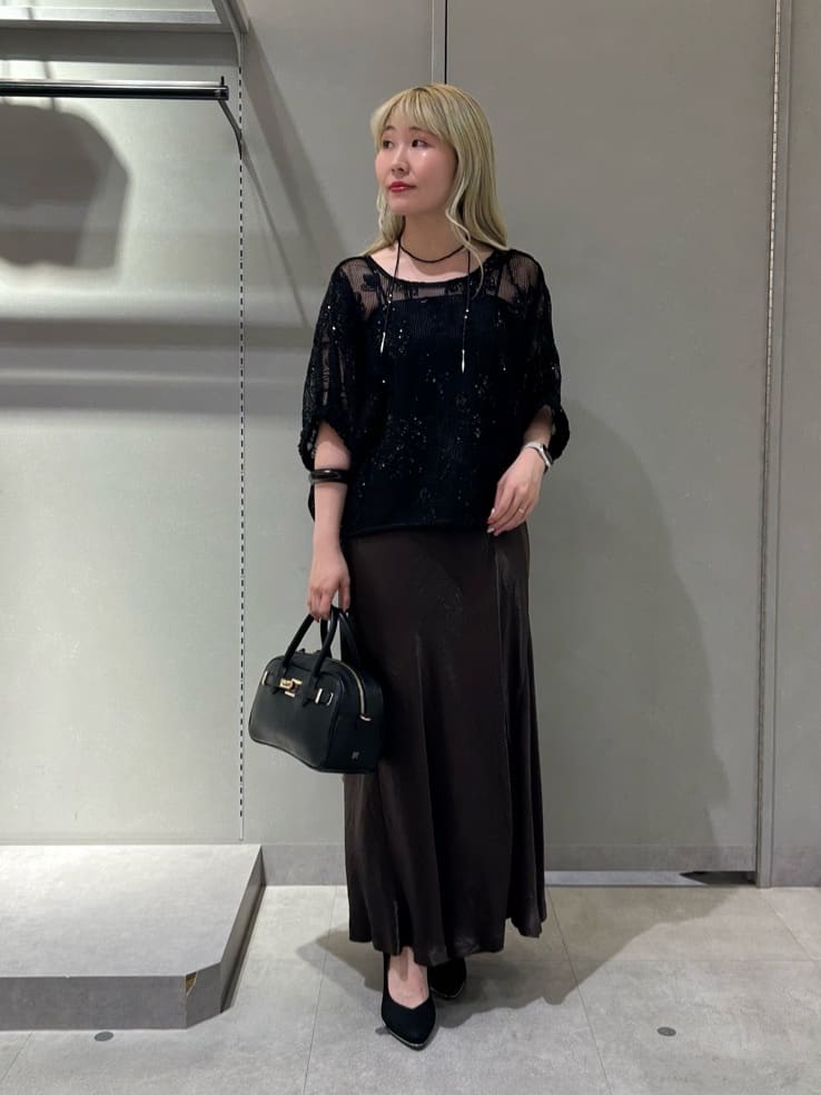 Vinのサテンマーメイドスカートを使ったコーディネートを紹介します。｜Rakuten Fashion(楽天ファッション／旧楽天ブランドアベニュー)6067772