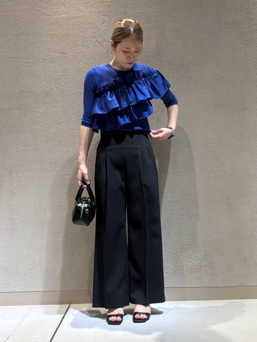 Vinのハイウエストセンタープレスワイドパンツを使ったコーディネートを紹介します。｜Rakuten Fashion(楽天ファッション／旧楽天ブランドアベニュー)6067743