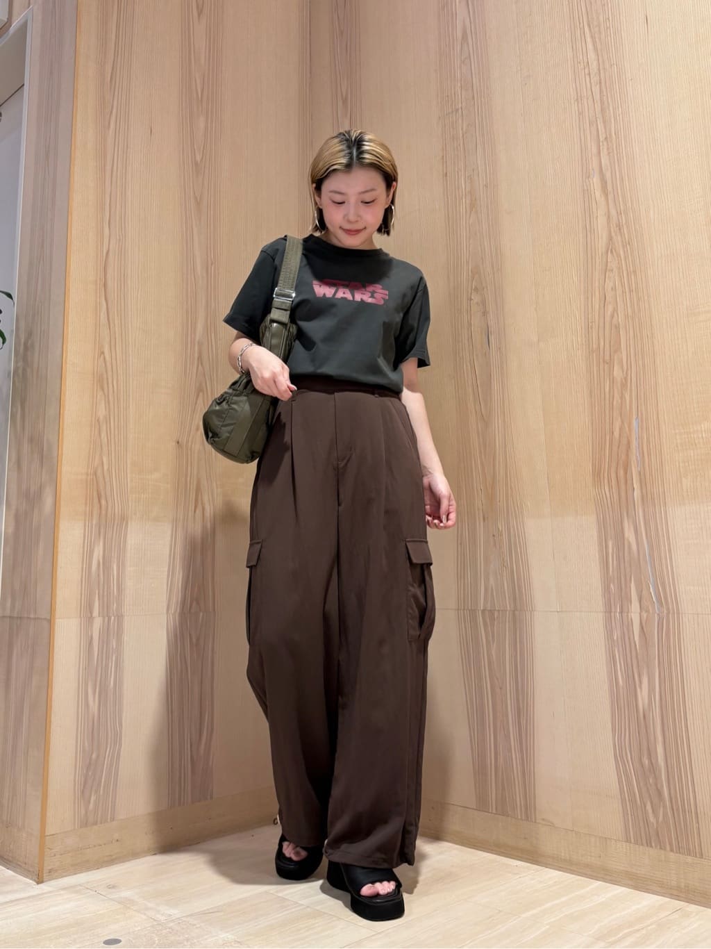 Vinの"STAR WARS"プリントTシャツを使ったコーディネートを紹介します。｜Rakuten Fashion(楽天ファッション／旧楽天ブランドアベニュー)6073016