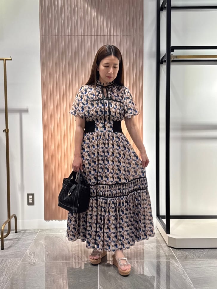 Vinのレトロパターンフレアワンピースを使ったコーディネートを紹介します。｜Rakuten Fashion(楽天ファッション／旧楽天ブランドアベニュー)6074850