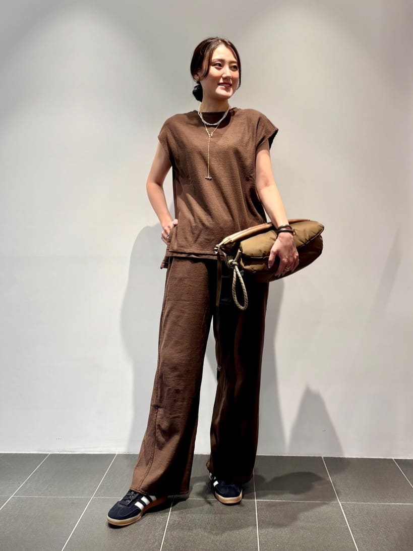 1er Arrondissementの<GREYCHORD(グレーコード)>"ELEN"別注フレンチスリーブプルオーバーを使ったコーディネートを紹介します。｜Rakuten Fashion(楽天ファッション／旧楽天ブランドアベニュー)6076320