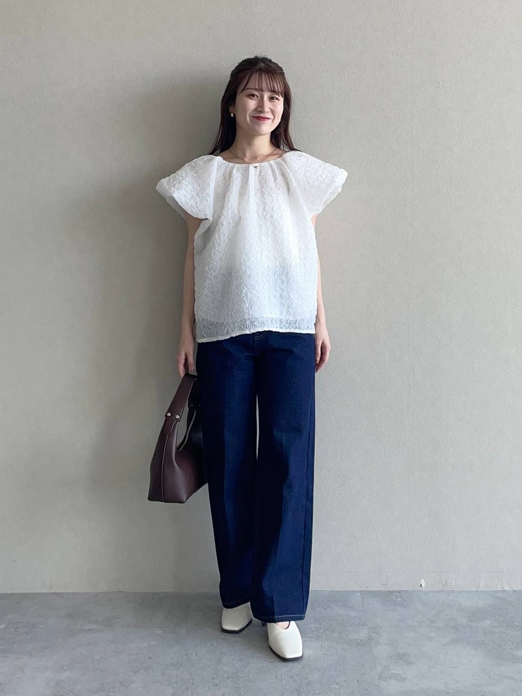 mysty womanの【WEB限定】ポコポコシアーブラウスを使ったコーディネートを紹介します。｜Rakuten Fashion(楽天ファッション／旧楽天ブランドアベニュー)6079936