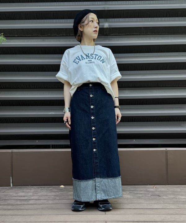 BEAMS HEARTの【WEB限定】ターンバックデニム ボタン スカート(S~M)を使ったコーディネートを紹介します。｜Rakuten Fashion(楽天ファッション／旧楽天ブランドアベニュー)6081208