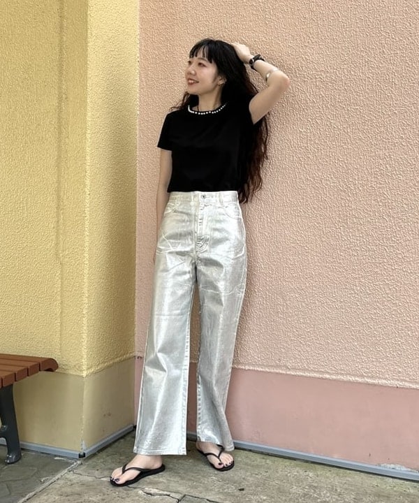 BEAMS WOMENのパール トリミング Tシャツを使ったコーディネートを紹介します。｜Rakuten Fashion(楽天ファッション／旧楽天ブランドアベニュー)6081346