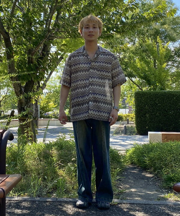 BEAMS HEARTのブラスト シーム バギーデニムパンツを使ったコーディネートを紹介します。｜Rakuten Fashion(楽天ファッション／旧楽天ブランドアベニュー)6081423