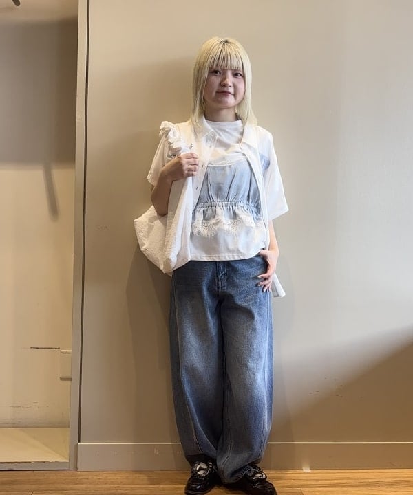 BEAMS HEARTのデニム コクーン パンツを使ったコーディネートを紹介します。｜Rakuten Fashion(楽天ファッション／旧楽天ブランドアベニュー)6081531