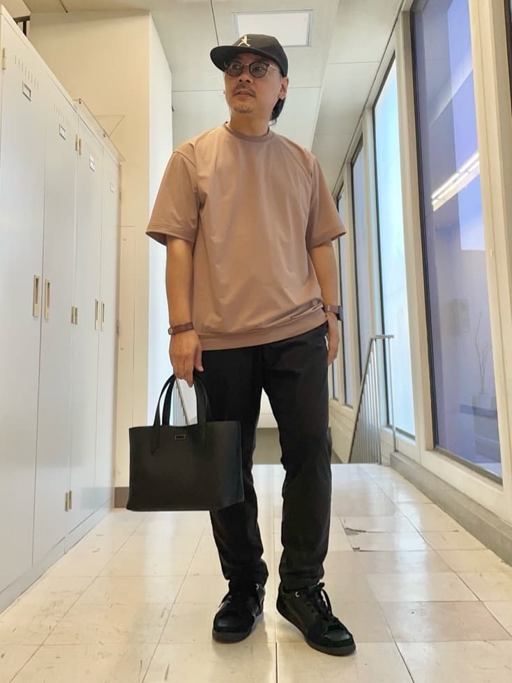 TAKEO KIKUCHIの2WAYミニトートを使ったコーディネートを紹介します。｜Rakuten Fashion(楽天ファッション／旧楽天ブランドアベニュー)6081607