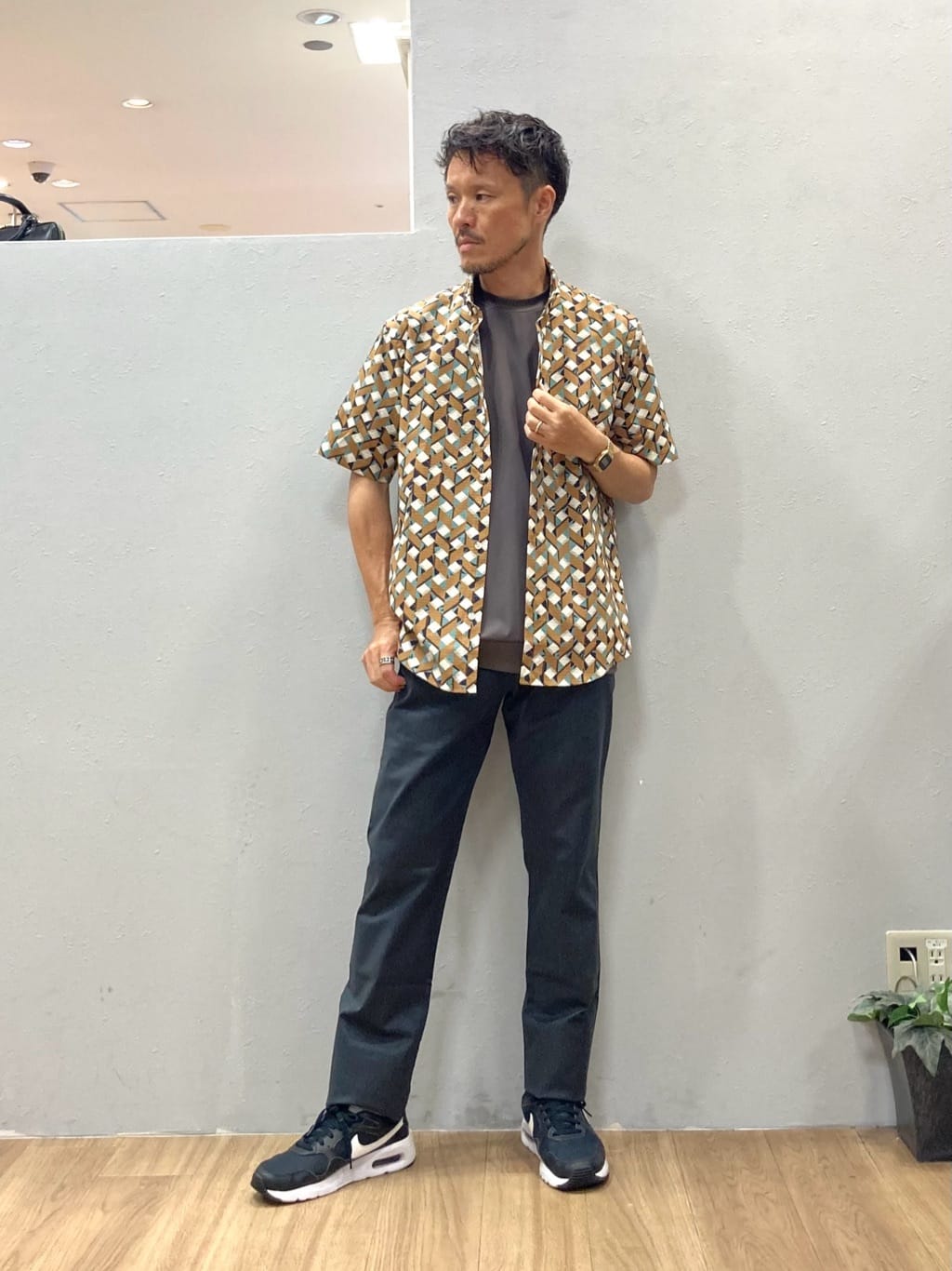 TAKEO KIKUCHIの【COOL CITY WEAR】籠目アート柄 サッカーシャツ /通気性を使ったコーディネートを紹介します。｜Rakuten Fashion(楽天ファッション／旧楽天ブランドアベニュー)6081611