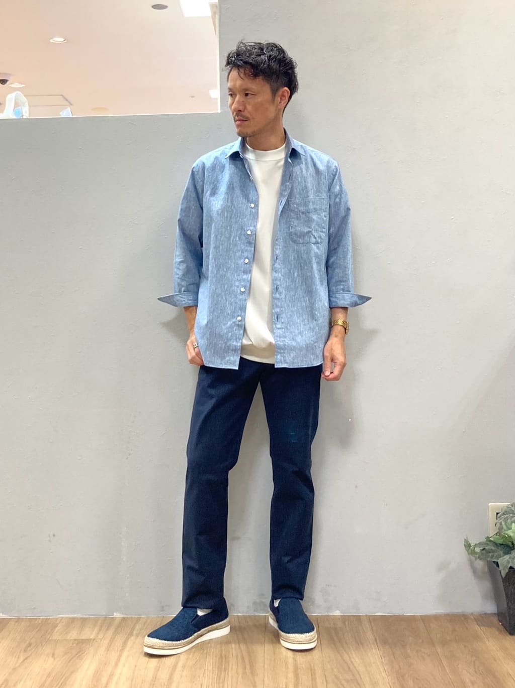 TAKEO KIKUCHIのハイブリッド リネン 7分袖 シャツを使ったコーディネートを紹介します。｜Rakuten Fashion(楽天ファッション／旧楽天ブランドアベニュー)6081616