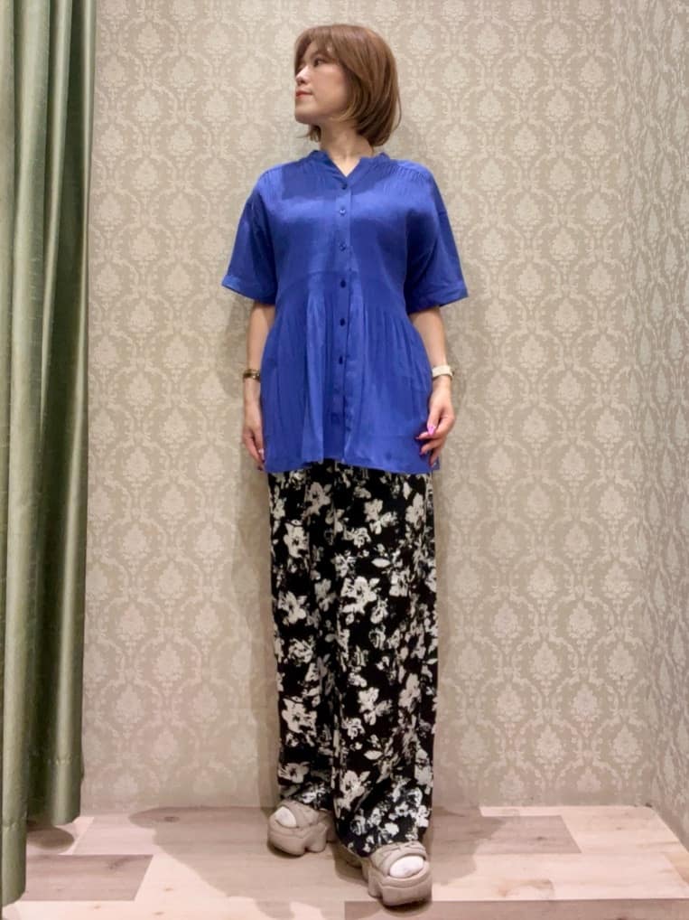 Green Parksのマジョリカプリーツスキッパーブラウスを使ったコーディネートを紹介します。｜Rakuten Fashion(楽天ファッション／旧楽天ブランドアベニュー)6082967