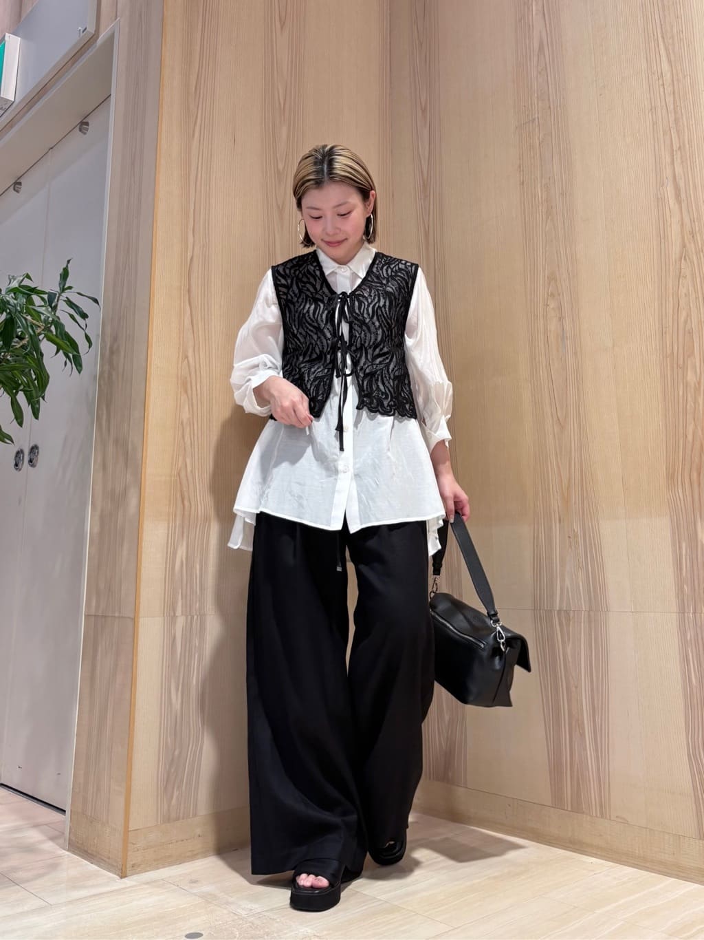 LASUDのレーヨン麻ワイドパンツを使ったコーディネートを紹介します。｜Rakuten Fashion(楽天ファッション／旧楽天ブランドアベニュー)6084186