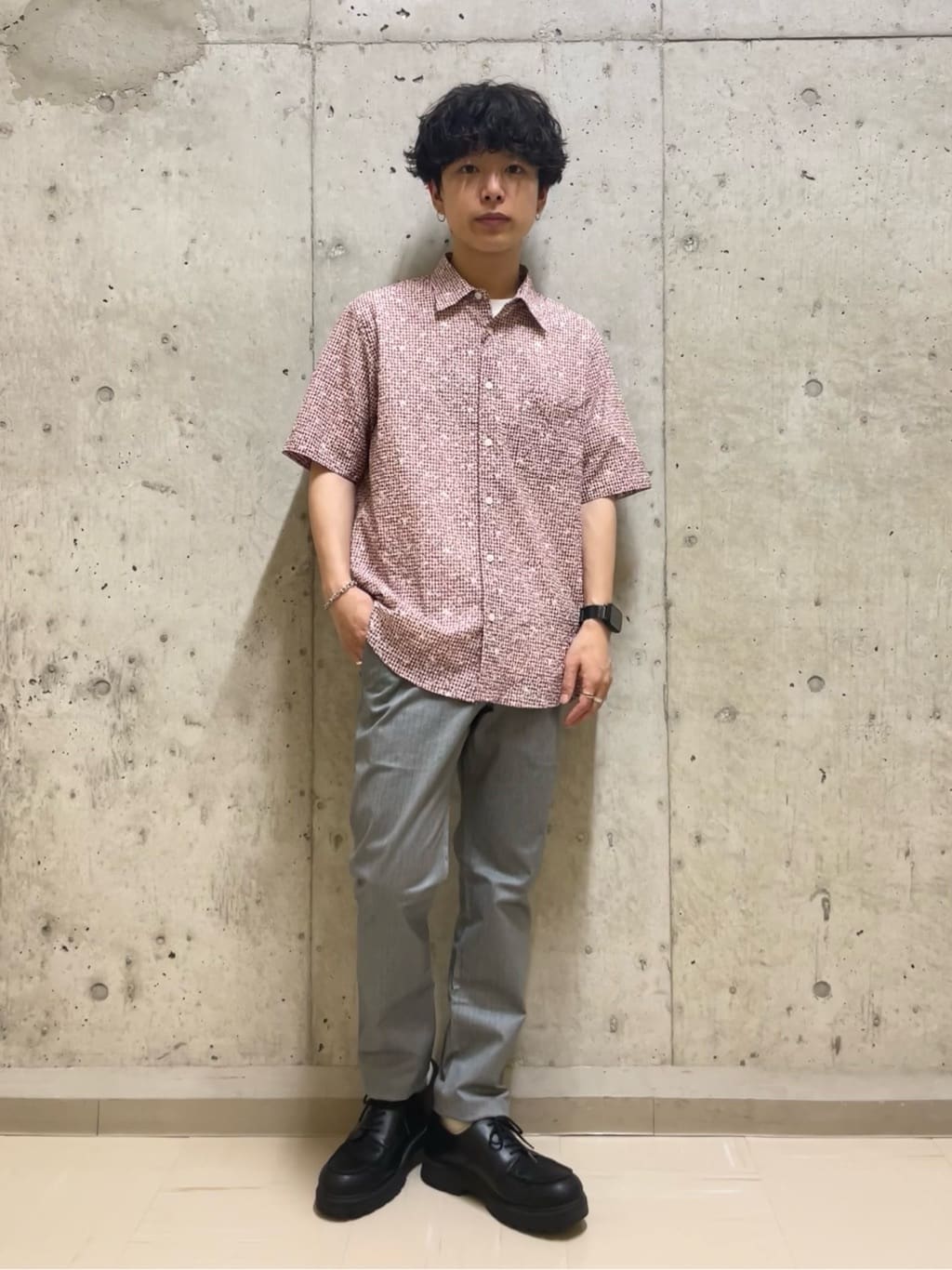 TAKEO KIKUCHIの【無地・チェック・ボタニカル柄】リップル シャツを使ったコーディネートを紹介します。｜Rakuten Fashion(楽天ファッション／旧楽天ブランドアベニュー)6085194