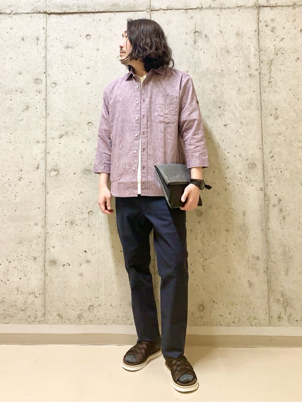 TAKEO KIKUCHIのハイブリッド リネン 7分袖 シャツを使ったコーディネートを紹介します。｜Rakuten Fashion(楽天ファッション／旧楽天ブランドアベニュー)6085197