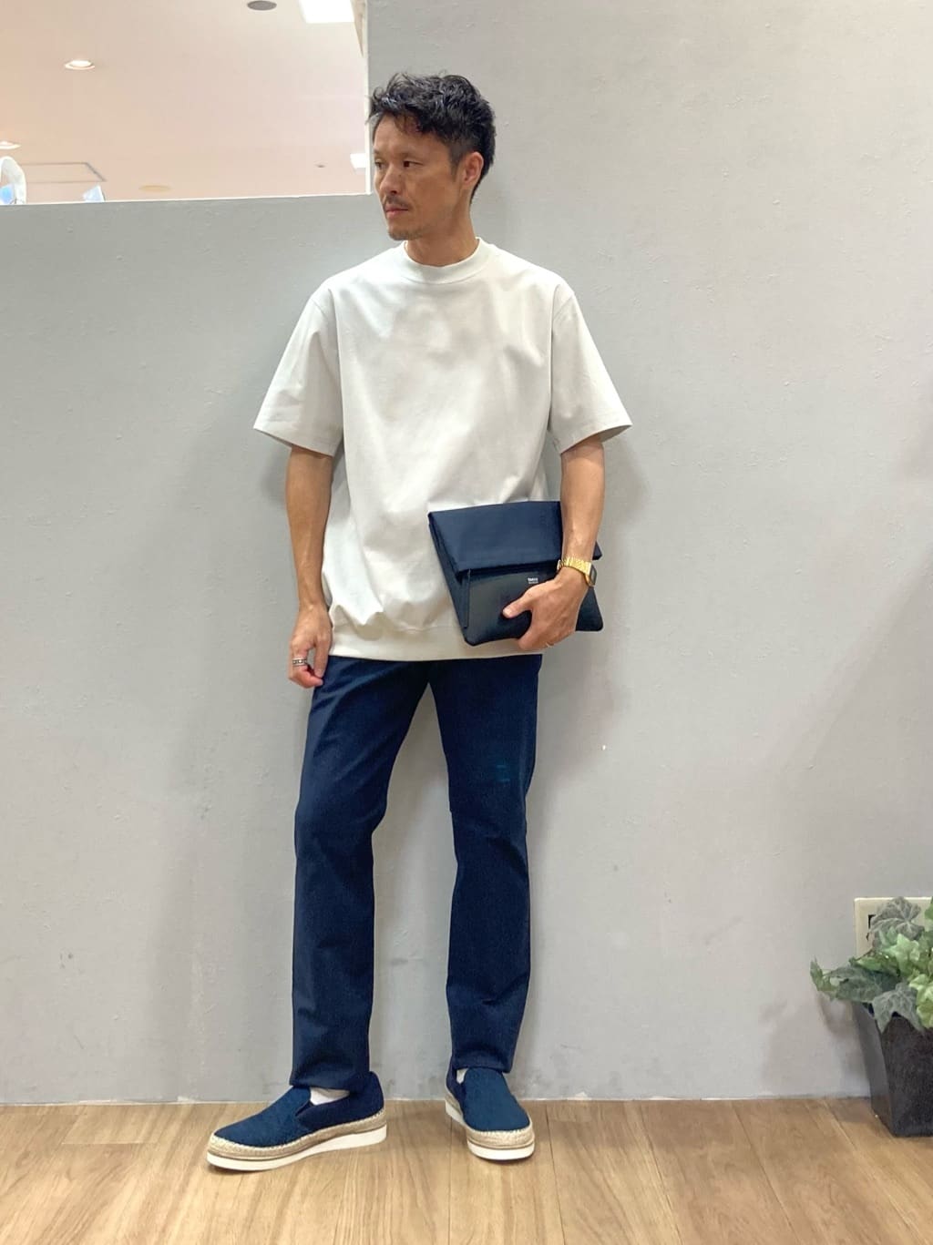 TAKEO KIKUCHIの【抗菌防臭/5サイズ展開】ハイゲージポンチ Tシャツを使ったコーディネートを紹介します。｜Rakuten Fashion(楽天ファッション／旧楽天ブランドアベニュー)6086131