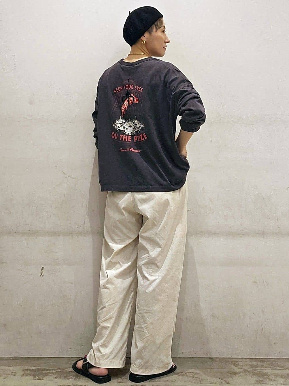 AMERICAN HOLICのPizza Planet エイリアン/ロングTシャツを使ったコーディネートを紹介します。｜Rakuten Fashion(楽天ファッション／旧楽天ブランドアベニュー)6086444