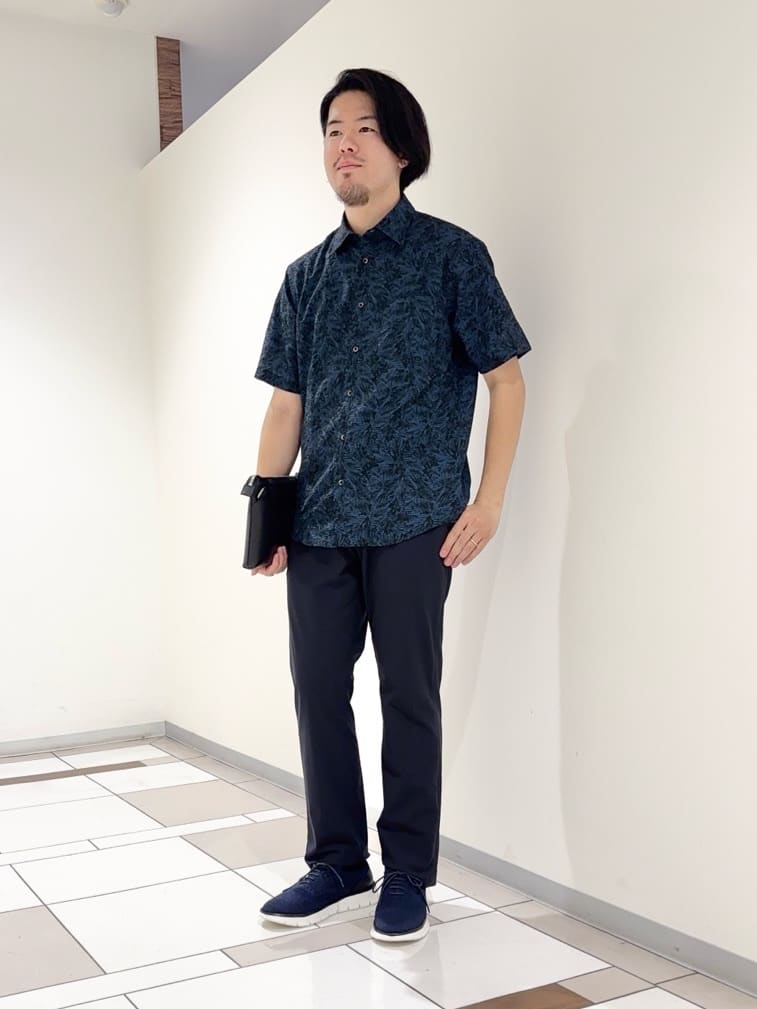 TAKEO KIKUCHIの【無地・チェック・ボタニカル柄】リップル シャツを使ったコーディネートを紹介します。｜Rakuten Fashion(楽天ファッション／旧楽天ブランドアベニュー)6087591