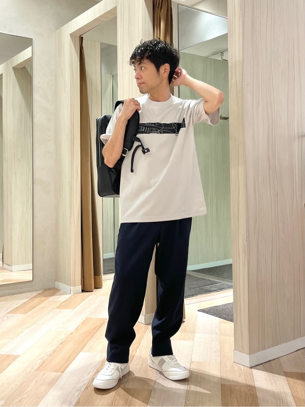 TAKEO KIKUCHIのバープリントポンチTシャツを使ったコーディネートを紹介します。｜Rakuten Fashion(楽天ファッション／旧楽天ブランドアベニュー)6087595