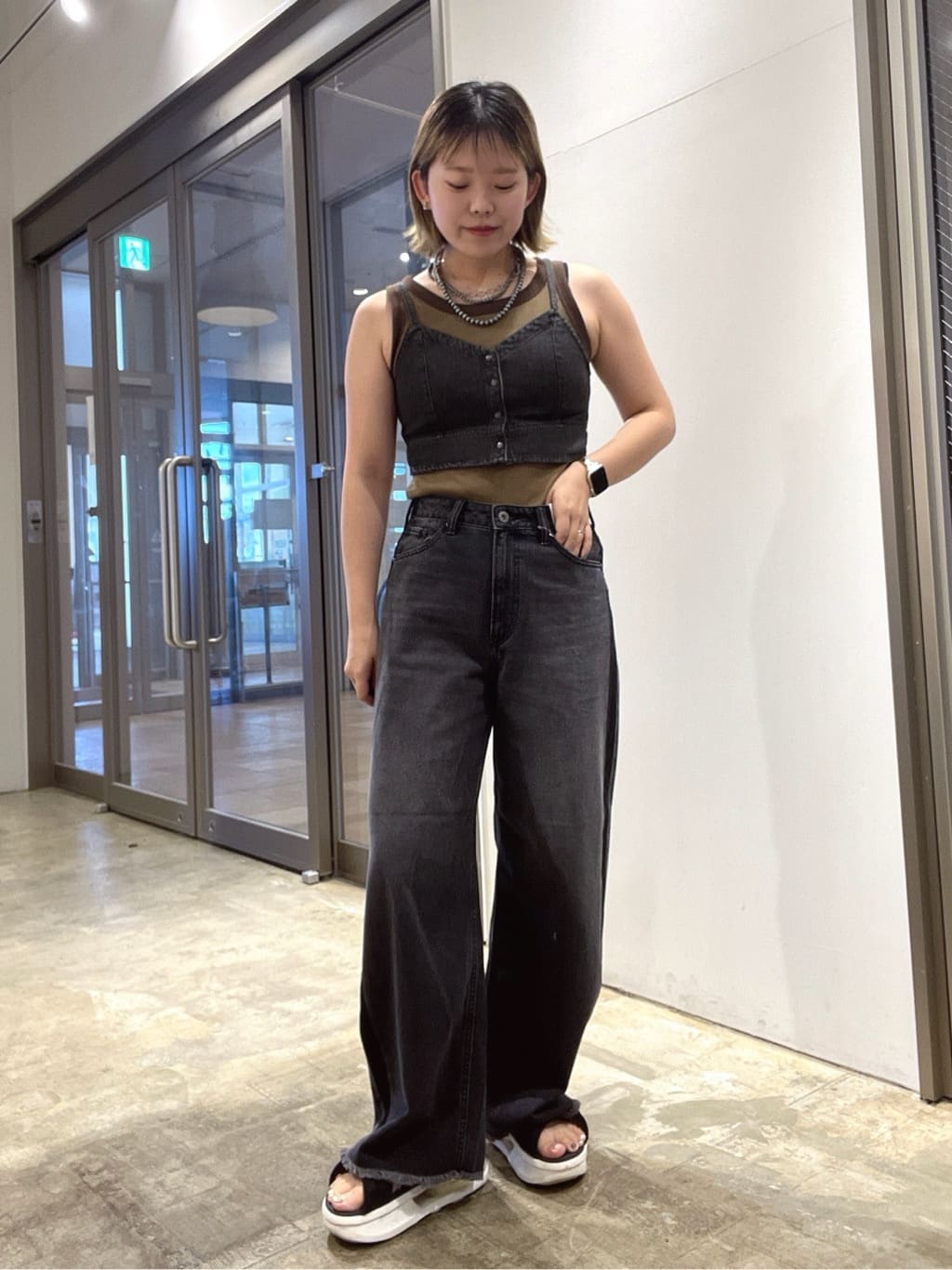 AMERICAN HOLICのサイドラインデニムを使ったコーディネートを紹介します。｜Rakuten Fashion(楽天ファッション／旧楽天ブランドアベニュー)6087653