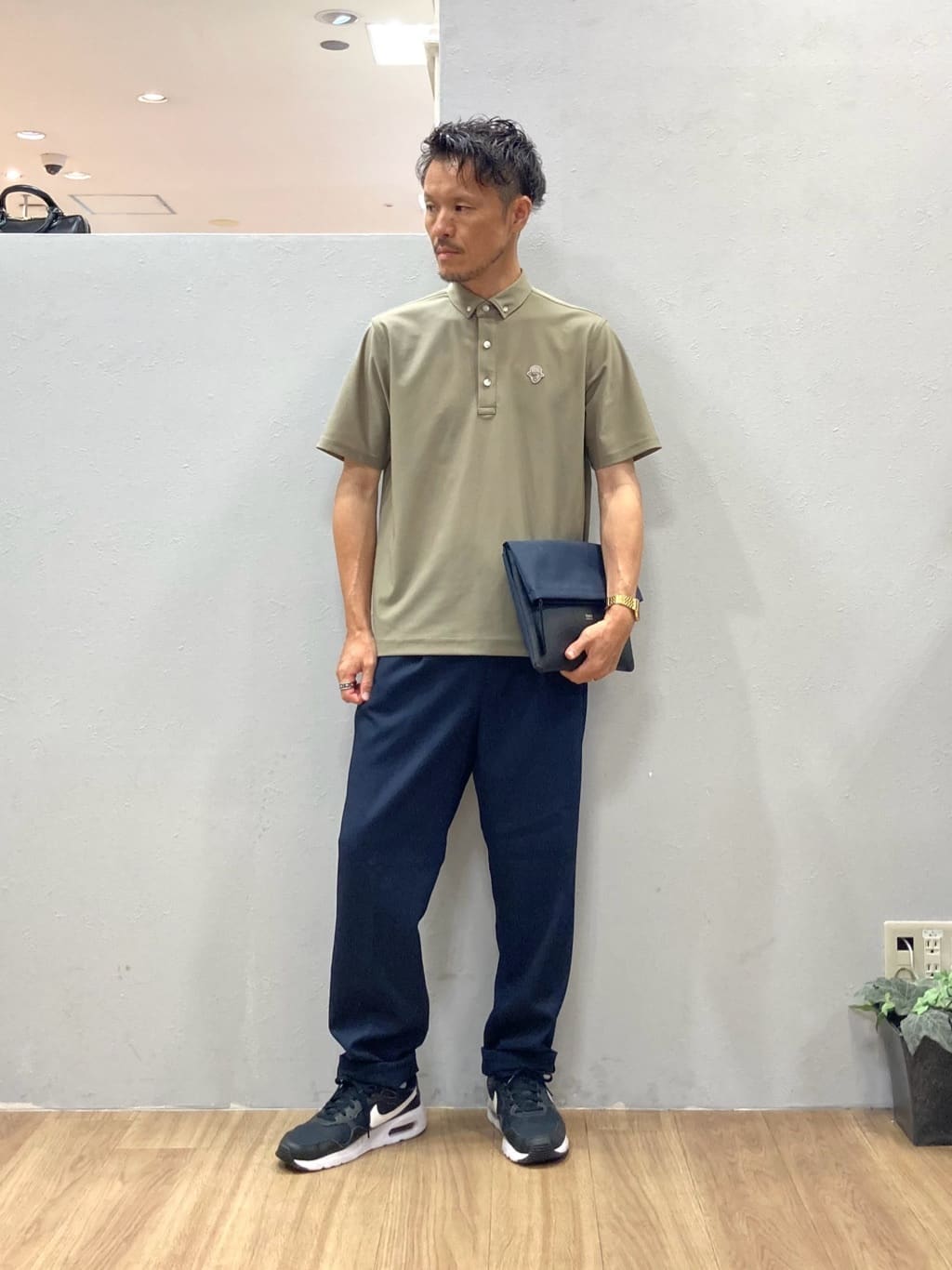 TAKEO KIKUCHIの【COOL CITY WEAR】エアートール ポロシャツ /接触冷感・通気性を使ったコーディネートを紹介します。｜Rakuten Fashion(楽天ファッション／旧楽天ブランドアベニュー)6088218