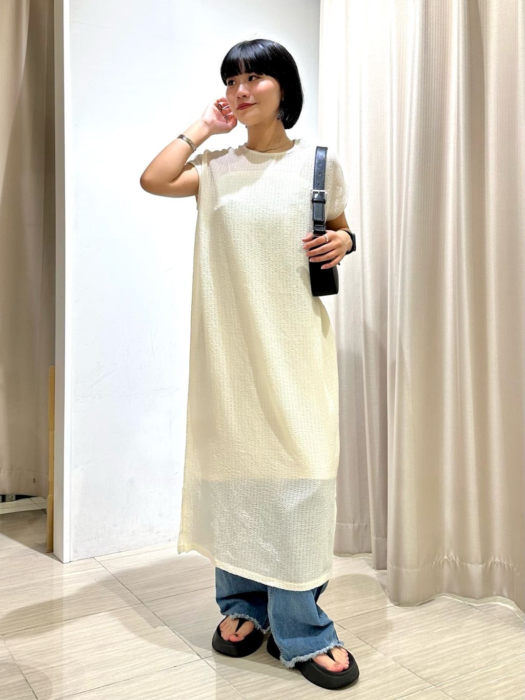 AMERICAN HOLICのサイドラインデニムを使ったコーディネートを紹介します。｜Rakuten Fashion(楽天ファッション／旧楽天ブランドアベニュー)6088531