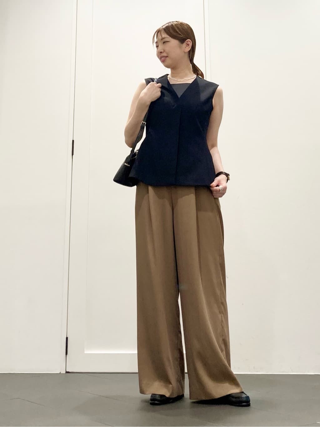 1er Arrondissementのペプラムジレを使ったコーディネートを紹介します。｜Rakuten Fashion(楽天ファッション／旧楽天ブランドアベニュー)6091017