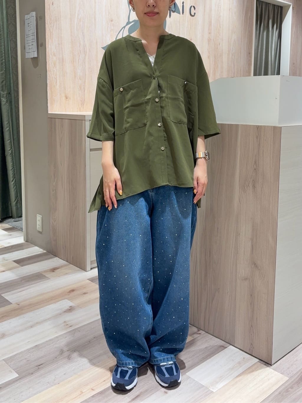 Green ParksのミリタリーWポケットスキッパーシャツを使ったコーディネートを紹介します。｜Rakuten Fashion(楽天ファッション／旧楽天ブランドアベニュー)6091372